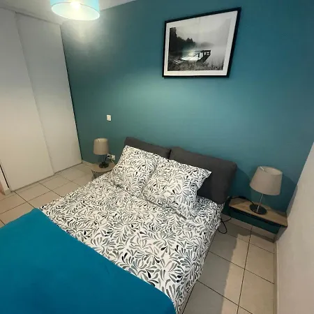 Cosy Sur Proche De Toutes Commodites, Parking Prive Apartment