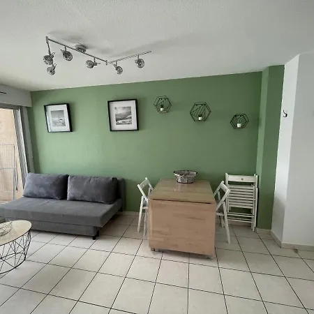 Cosy Sur Proche De Toutes Commodites, Parking Prive Apartment *