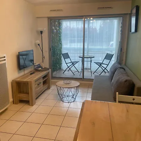 Apartament Cosy Sur Proche De Toutes Commodites, Parking Prive